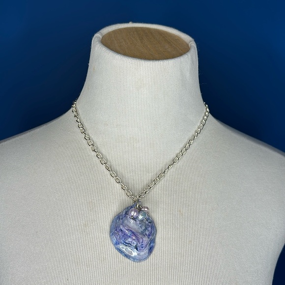 Dyed Oyster shell necklace    #2 - Picture 4 of 9